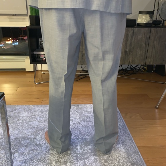 Bresciani light grey suit excellent condition - Picture 5 of 8